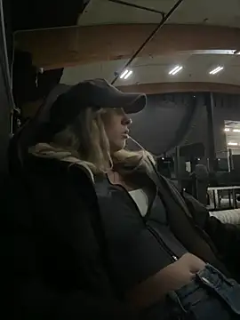 M1ssyk1ssy online show from February 2025 08:16:01 PM