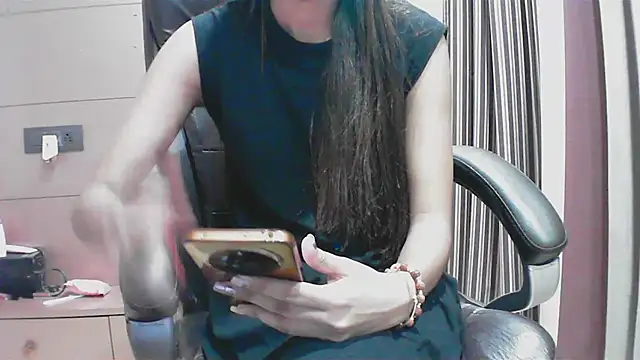 collage hoty online show from September 2025 08:12:02 PM