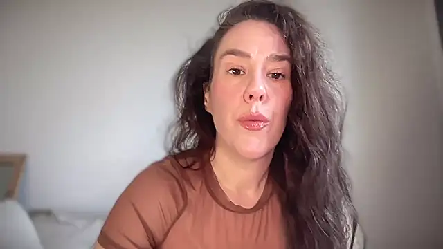 MilkyHoneyLullabies online show from September 2025 12:27:02 PM