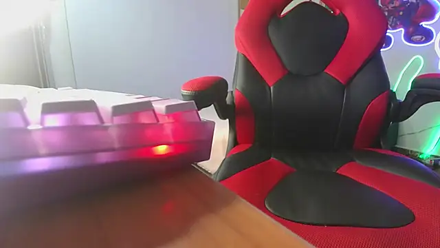 Snapshot of sweetie_tsgirl_ chatting on January 2025 07:31:02 AM sweetie tsgirl online show from January 2025 07:31:02 AM