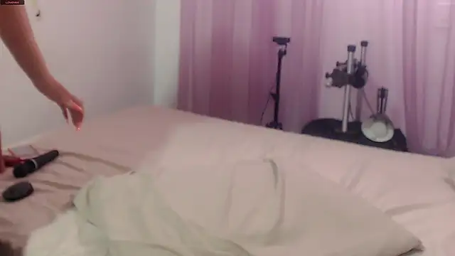 Snapshot of Victoria_Luxe chatting on February 2025 12:36:02 PM Victoria Luxe online show from February 2025 12:36:02 PM