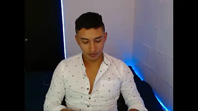 Snapshot of Davixx258 chatting on February 2025 08:58:02 PM Davixx258 online show from February 2025 08:58:02 PM