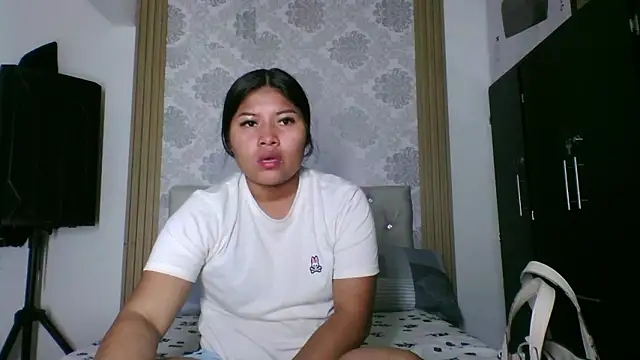 Snapshot of JenniferChian chatting on January 2026 04:11:01 PM JenniferChian online show from January 2026 04:11:01 PM