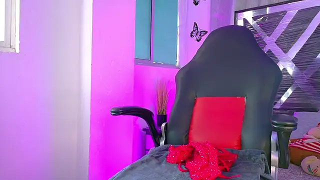 meggan 77 online show from April 2026 08:04:01 PM