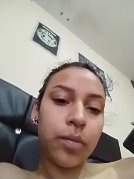 Snapshot of emma_ambar chatting on November 2025 05:59:01 PM emma ambar online show from November 2025 05:59:01 PM