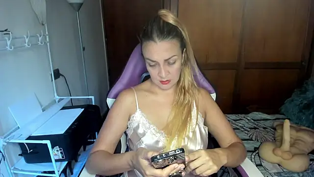 Snapshot of karen_mature69 chatting on July 2026 12:20:02 PM karen mature69 online show from July 2026 12:20:02 PM