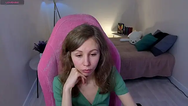 Lill Mary online show from February 2025 06:43:01 AM