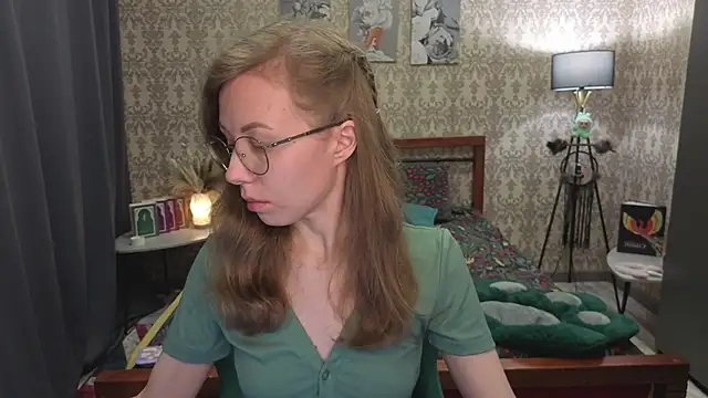 Lill Mary online show from March 2026 03:21:02 AM