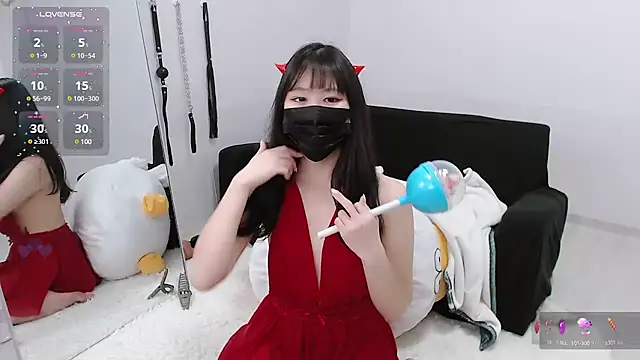 Snapshot of who_Lilly chatting on March 2025 12:07:02 PM who Lilly online show from March 2025 12:07:02 PM