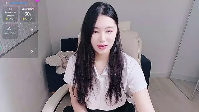 Snapshot of who_Lilly chatting on November 2025 04:14:01 AM who Lilly online show from November 2025 04:14:01 AM