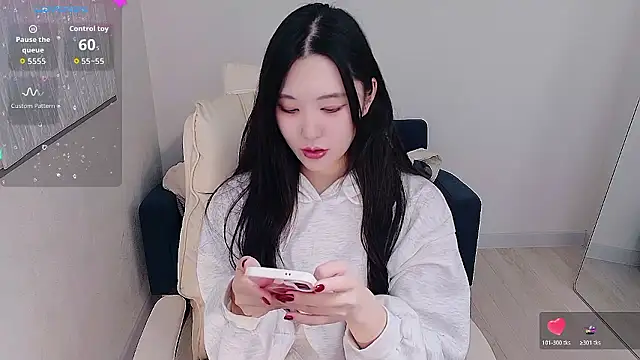 Snapshot of who_Lilly chatting on November 2025 02:17:02 PM who Lilly online show from November 2025 02:17:02 PM