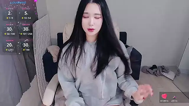 Snapshot of who_Lilly chatting on November 2025 12:27:01 PM who Lilly online show from November 2025 12:27:01 PM