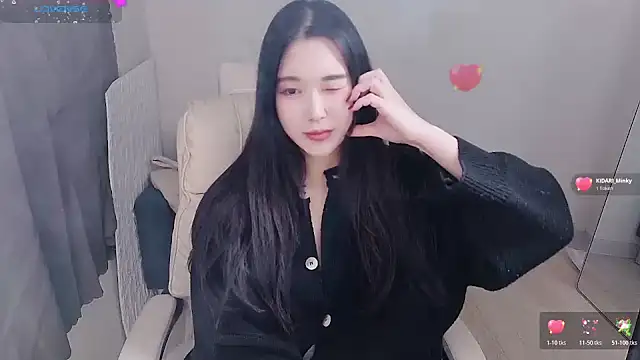 Snapshot of who_Lilly chatting on November 2025 01:01:01 PM who Lilly online show from November 2025 01:01:01 PM