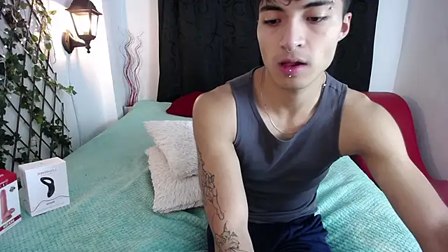 Snapshot of dylan_fun18 chatting on December 2024 03:57:02 PM dylan fun18 online show from December 2024 03:57:02 PM