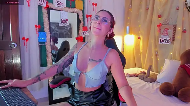 Sophiee Hill online show from December 2025 08:05:02 PM