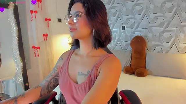 Sophiee Hill online show from April 2026 07:31:01 AM