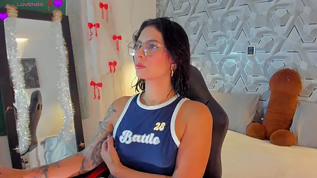 Sophiee Hill online show from April 2026 07:03:02 AM