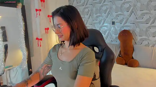 Sophiee Hill online show from April 2026 07:13:02 AM