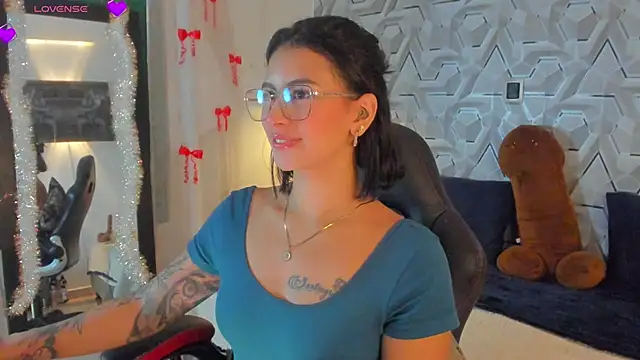 Sophiee Hill online show from April 2026 08:42:02 AM