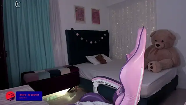 Snapshot of alice_guerin_ chatting on February 2025 04:16:02 AM alice guerin online show from February 2025 04:16:02 AM