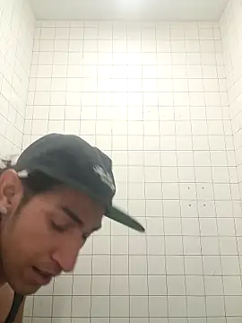 LargeDominoes online show from March 2026 03:00:01 AM