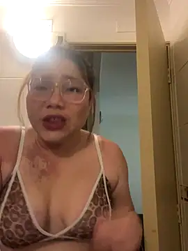 WhiteWomen online show from November 2025 11:21:02 PM