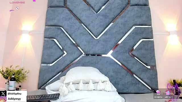 ashlyrey-1 online show from March 2025 09:37:02 PM