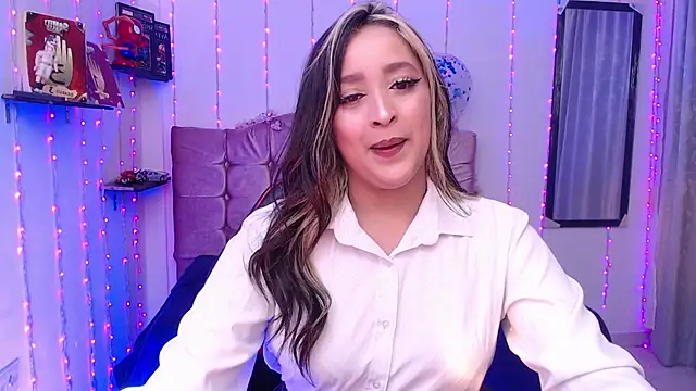 sapphire lilac online show from February 2025 04:10:01 AM