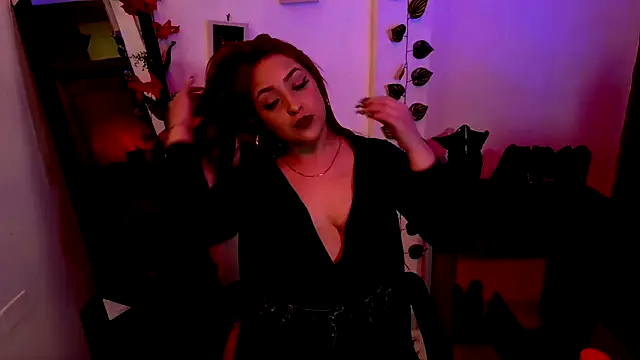 sapphire lilac online show from December 2025 12:16:02 AM