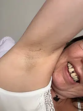 Snapshot of B_Bonya_m chatting on March 2025 08:27:01 AM B Bonya m online show from March 2025 08:27:01 AM