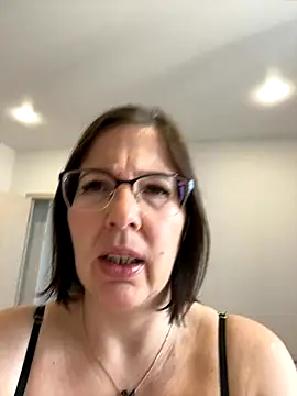 Snapshot of B_Bonya_m chatting on September 2025 04:12:02 AM B Bonya m online show from September 2025 04:12:02 AM