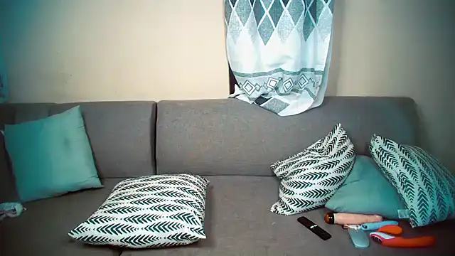 Snapshot of GoldenPussyXOXO chatting on December 2024 02:21:01 AM GoldenPussyXOXO online show from December 2024 02:21:01 AM