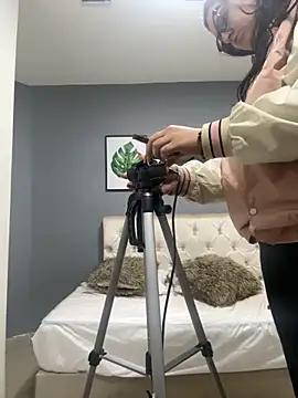 Soe Lara online show from November 2025 10:51:01 AM