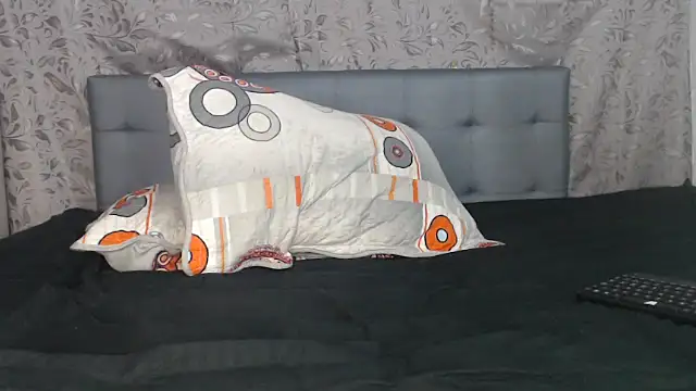 Snapshot of Soe_Lara chatting on May 2026 01:27:02 PM Soe Lara online show from May 2026 01:27:02 PM