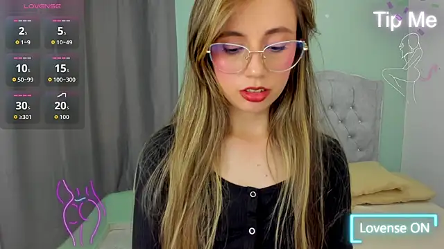 MAGNOLEROY online show from May 2026 05:07:02 PM
