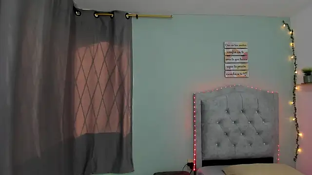 MAGNOLEROY online show from May 2026 07:42:02 PM