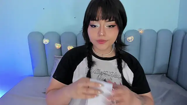 Snapshot of curvy_rousi chatting on December 2025 11:50:01 AM curvy rousi online show from December 2025 11:50:01 AM