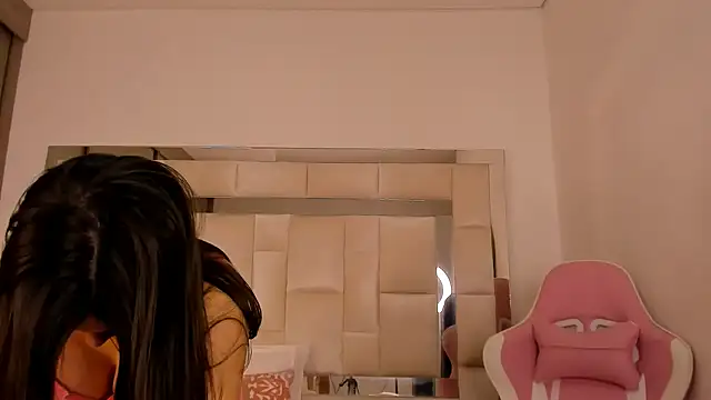 Snapshot of isabella_gomez11 chatting on December 2024 06:38:02 PM isabella gomez11 online show from December 2024 06:38:02 PM