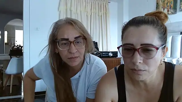 Snapshot of karlabarrera chatting on July 2026 08:55:02 PM karlabarrera online show from July 2026 08:55:02 PM