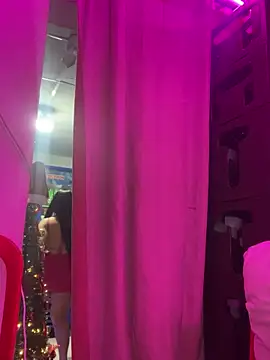 Snapshot of Hot_beauty__ chatting on December 2025 03:37:02 AM Hot beauty online show from December 2025 03:37:02 AM