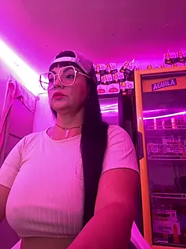 Snapshot of Hot_beauty__ chatting on February 2026 03:13:02 AM Hot beauty online show from February 2026 03:13:02 AM