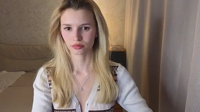 Snapshot of elsa_limerence chatting on April 2026 05:17:01 PM elsa limerence online show from April 2026 05:17:01 PM