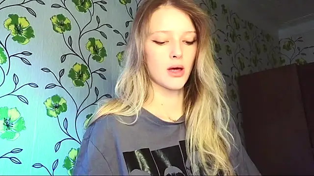 Evvie Summn1 online show from May 2026 03:26:01 AM