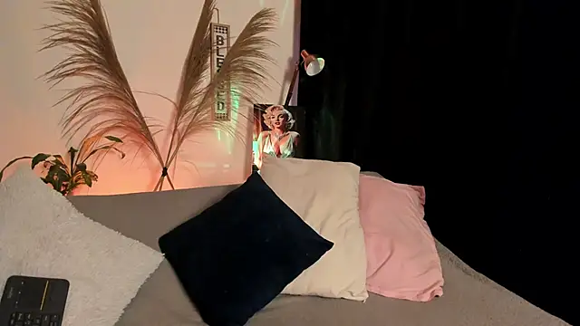 Snapshot of Serenity_Day chatting on November 2025 10:42:02 PM Serenity Day online show from November 2025 10:42:02 PM