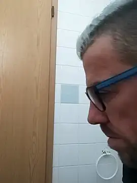 jonyfree1978 online show from February 2025 08:43:02 AM