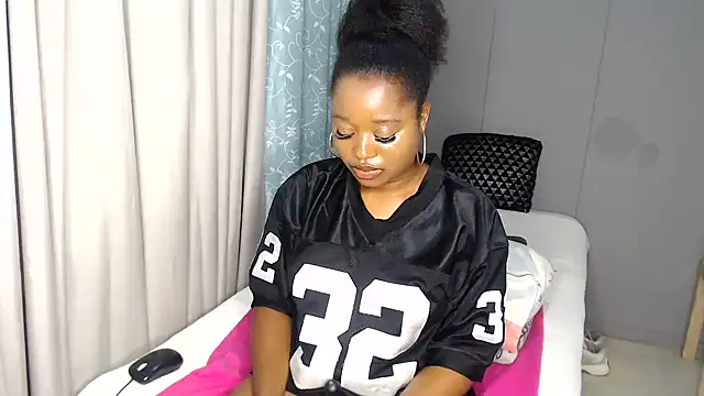 Snapshot of Sexyboobs330 chatting on February 2025 07:52:02 PM Sexyboobs330 online show from February 2025 07:52:02 PM