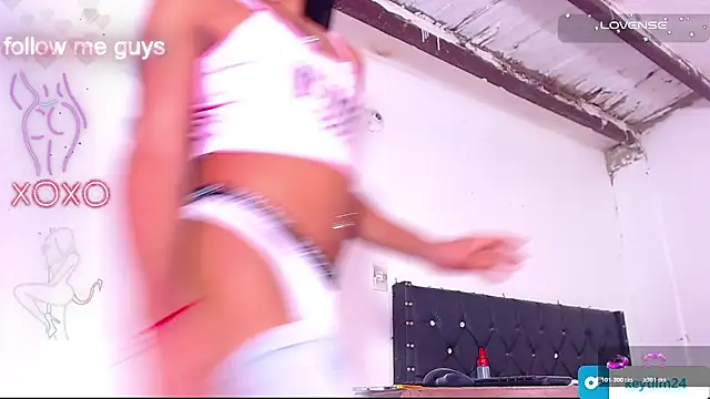 andreaxdol online show from February 2026 04:32:01 PM