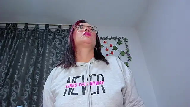 nicollee18 online show from December 2024 10:08:02 AM