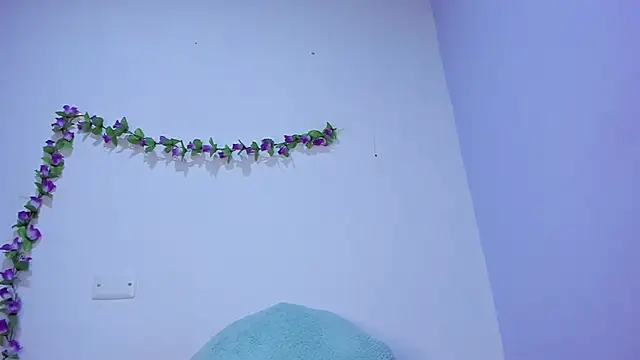 nicollee18 online show from January 2025 09:27:01 AM