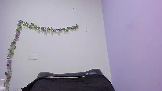 nicollee18 online show from February 2025 10:08:02 AM